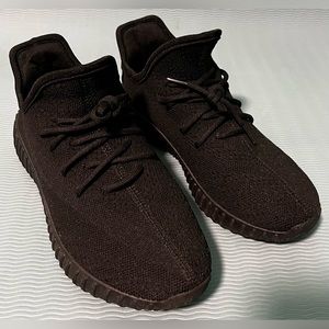 Women’s sneakers, size 7.5, excellent condition